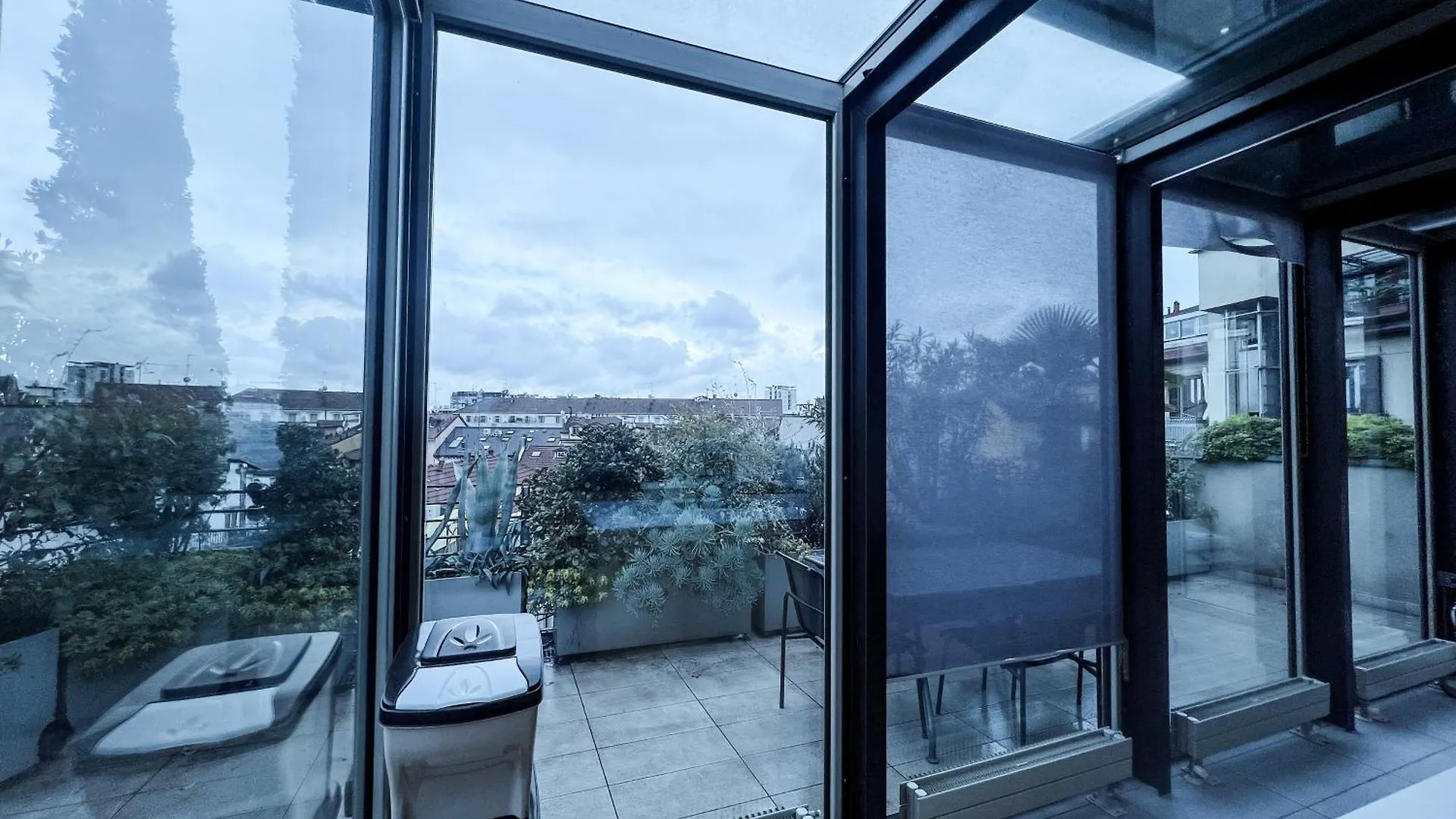 Garden Penthouse - Large & Trendy Flat, Milano Apartment