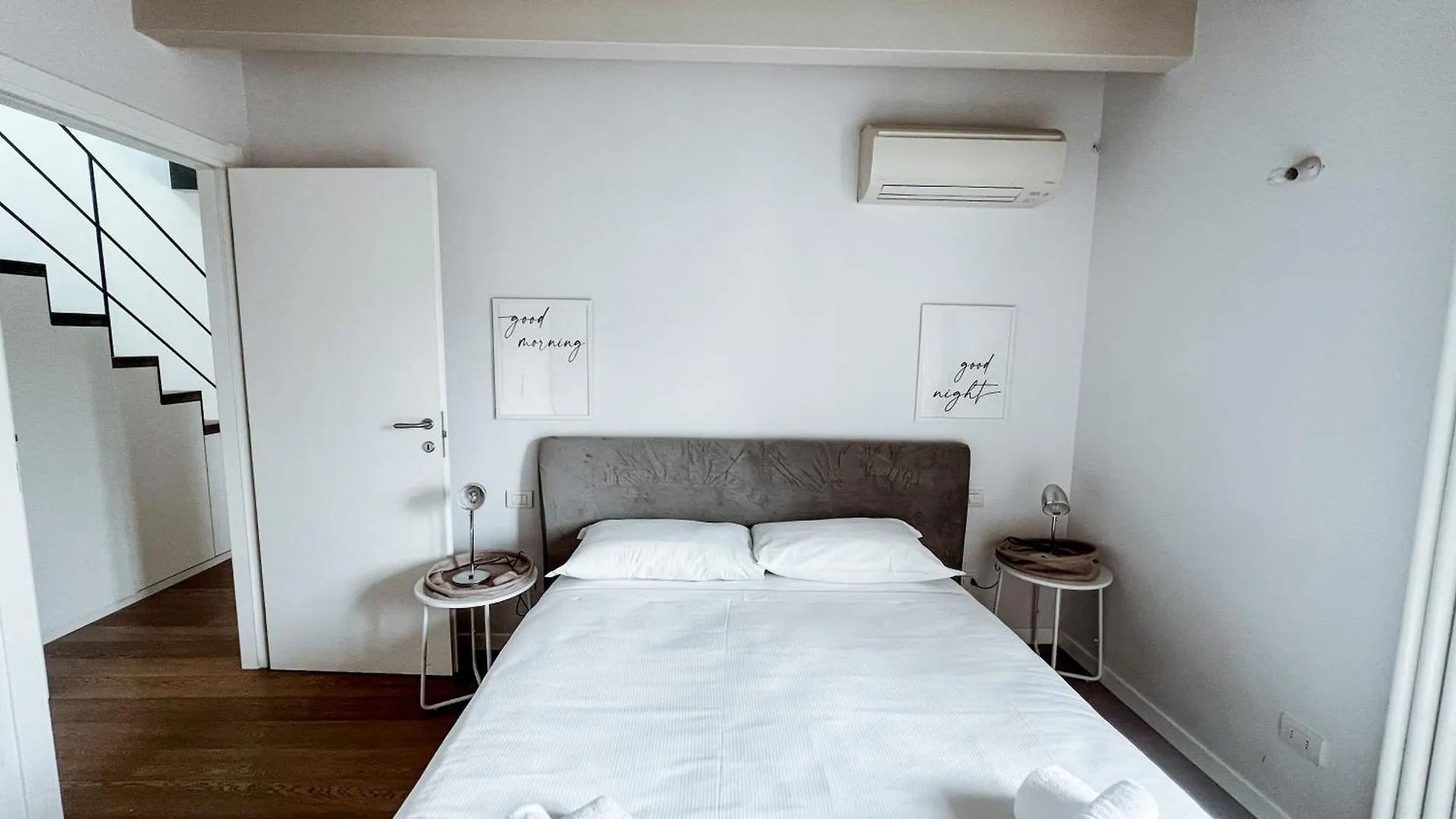 Garden Penthouse - Large & Trendy Flat, Milano Apartment