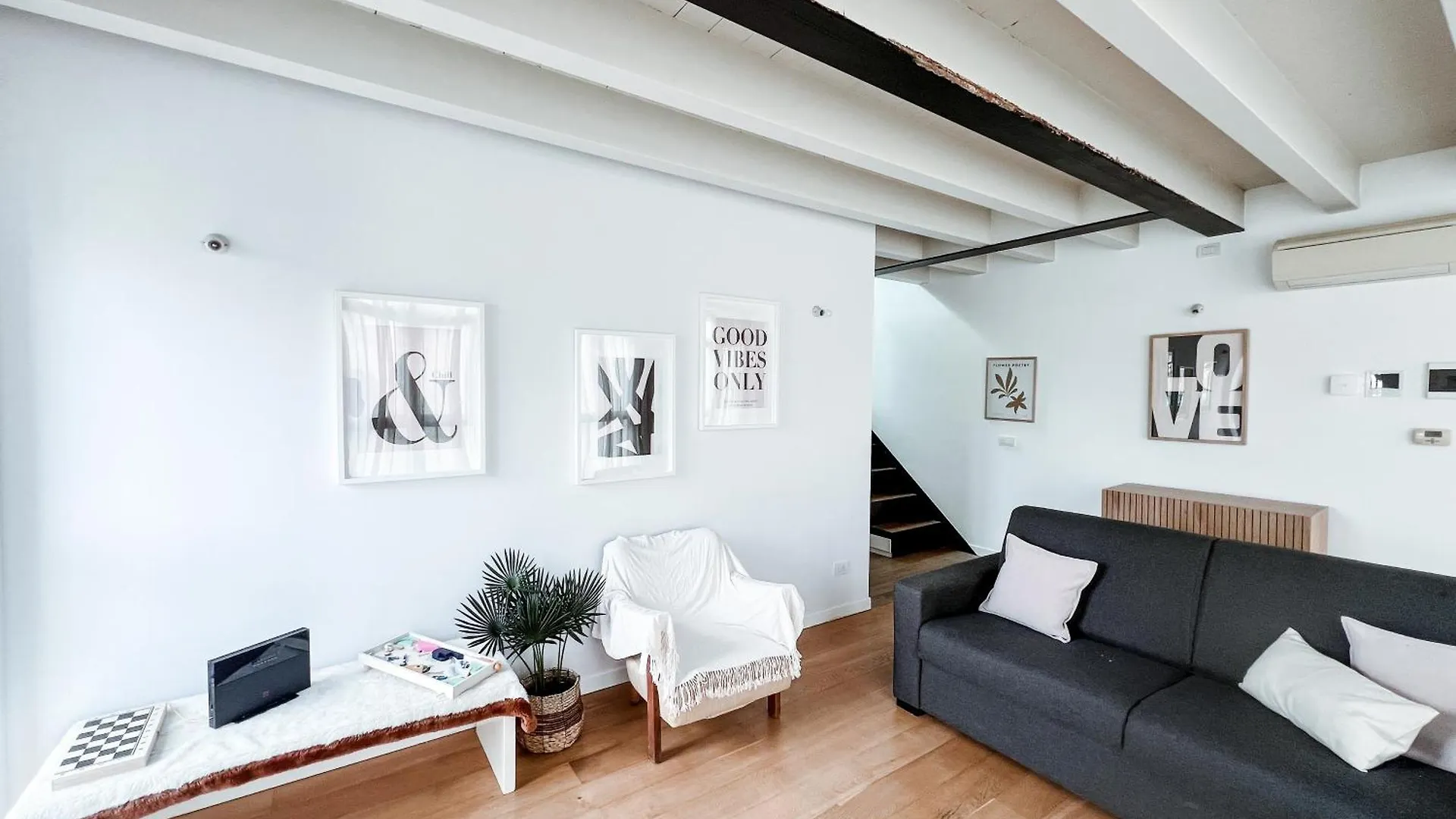 Garden Penthouse - Large & Trendy Flat, Milano Apartment 0*, Milan