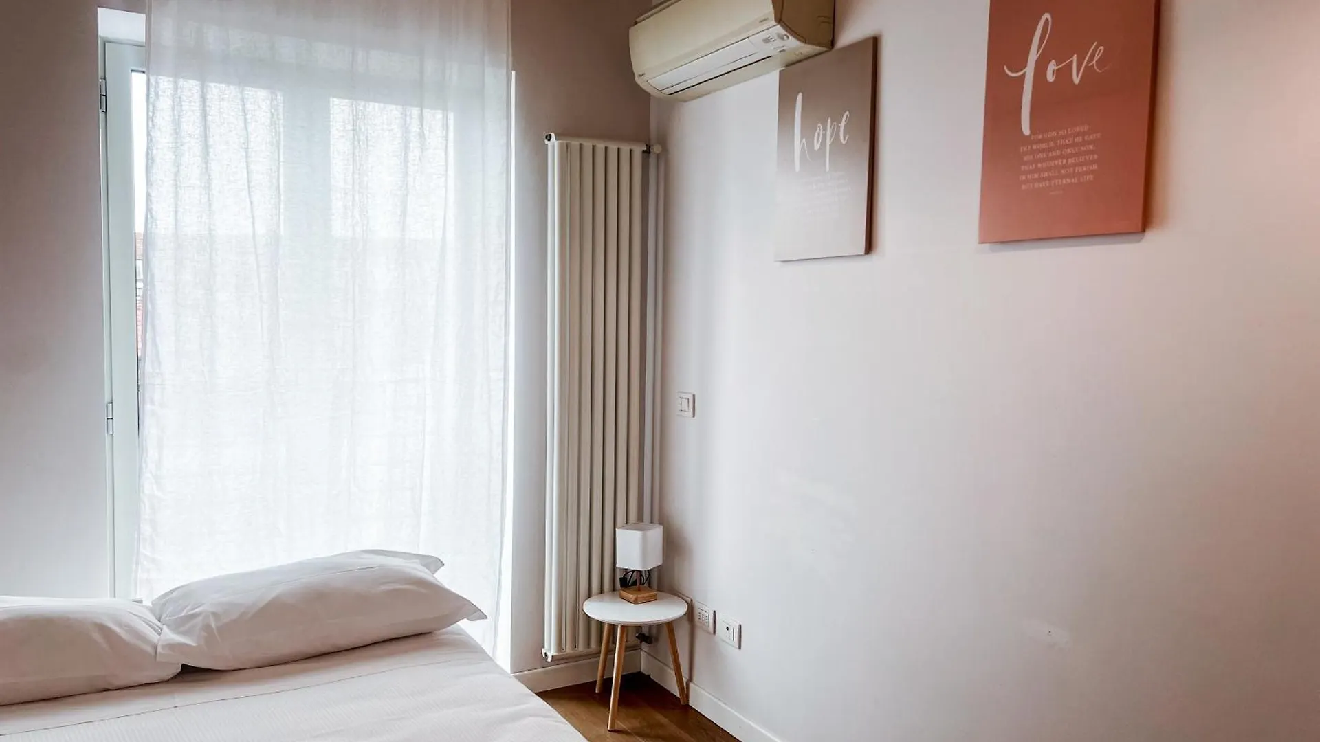 Garden Penthouse - Large & Trendy Flat, Milano Apartment Italy